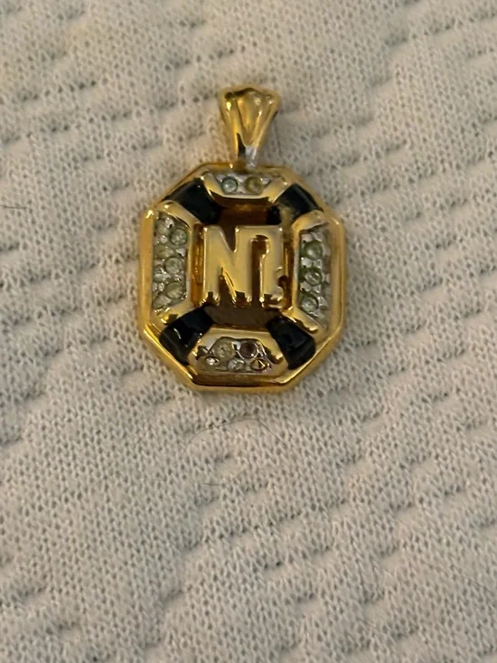 Nina Ricci Pendant - Picture 2 of 4